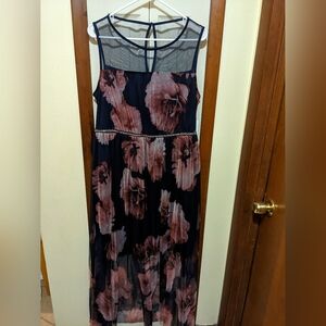 Candalite NWT Maxi Dress Sheer Lightweight Keyhole Detail Size XL